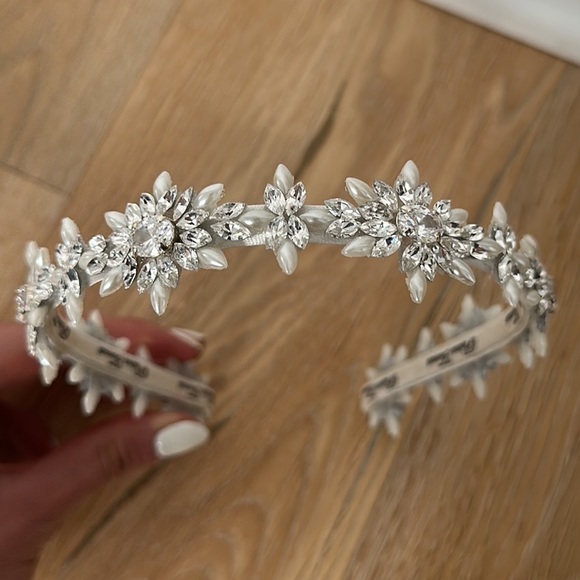 Pnina Tornai Accessories - Pnina Tornai Swarovski Crystal and Pearl Cluster Wedding Headband Head Piece NWT
